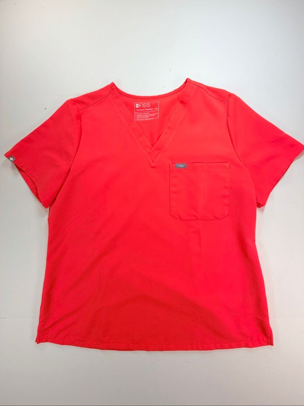 FIGS Catarina Scrub Top Womens Size XL Coral Red V Neck FW1000 Technical Medical